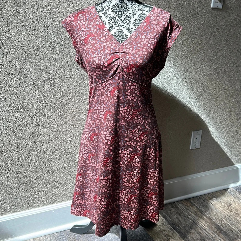 REI dress size small 👗